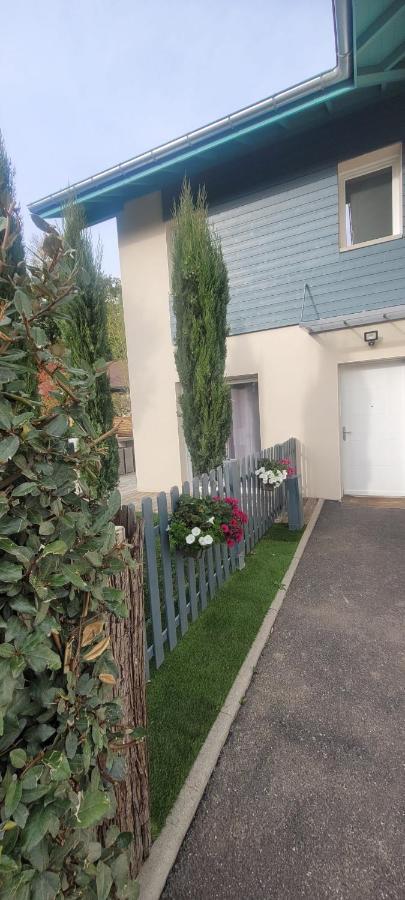 La Maison Du Port, Une Exclusivite Lla Selections By Location Lac Annecy サン・ジョリオ エクステリア 写真