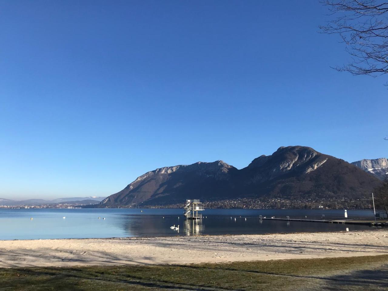 La Maison Du Port, Une Exclusivite Lla Selections By Location Lac Annecy サン・ジョリオ エクステリア 写真